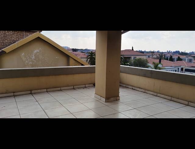 3 BEDROOM PENTHOUSE TO LET IN REYNO RIDGE